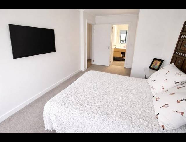 2 BEDROOM APARTMENT FOR SALE IN RONDEBOSCH